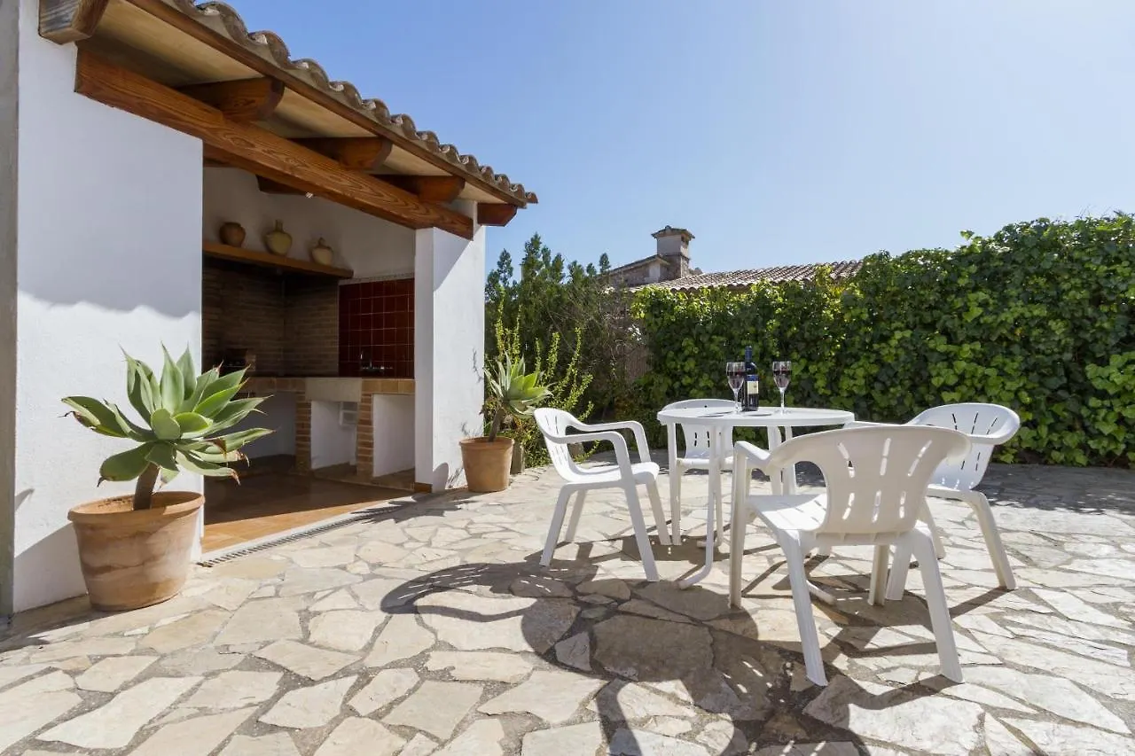 בית נופש Villa Jaume Pollenca