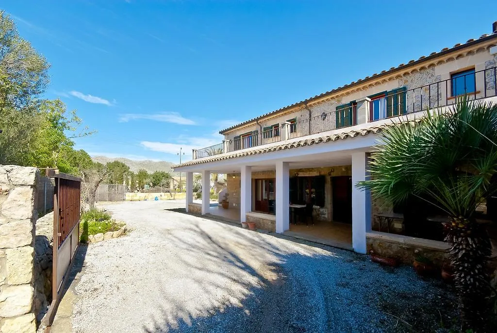 בית נופש Villa Jaume Pollenca
