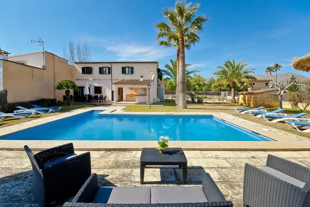 בית נופש Villa Jaume Pollenca